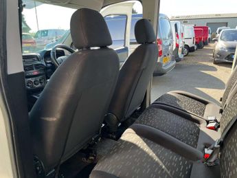 VAUXHALL COMBO 1.2 Combo 2300 L1H1 CDTi 5 Seater Crew Van