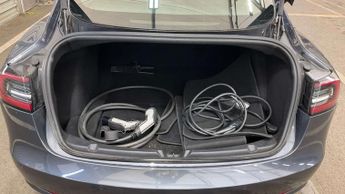 TESLA MODEL 3 Model 3 Standard Range + 4dr