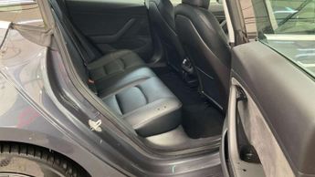 TESLA MODEL 3 Model 3 Standard Range + 4dr