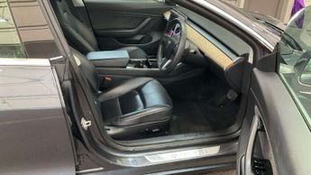TESLA MODEL 3 Model 3 Standard Range + 4dr