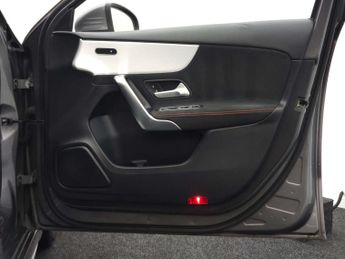 MERCEDES-BENZ A-CLASS 1.5 A 180 AMG Line Executive D Auto 5dr