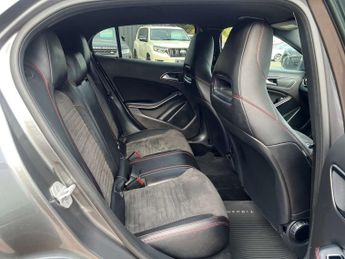 Mercedes-Benz GLA 2.1 GLA 220 AMG Line D 4Matic Auto 4WD 5dr