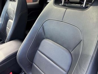 Jaguar F-PACE 2.0 F-PACE R-Sport AWD D Auto 4WD 5dr