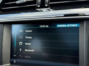 Jaguar F-PACE 2.0 F-PACE R-Sport AWD D Auto 4WD 5dr