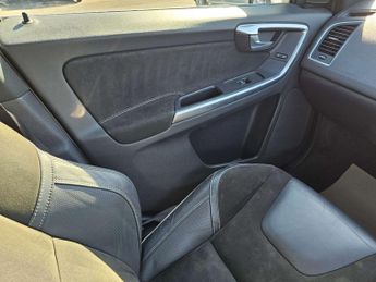 VOLVO XC60 2.4 D5 R-Design Nav SUV 5dr Diesel Auto AWD Euro 6 (s/s) (220 ps