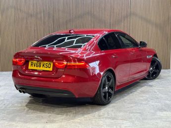 JAGUAR XE 2.0 XE R-Sport D Auto 4dr
