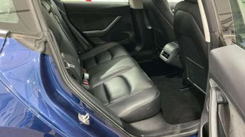 TESLA MODEL 3 Model 3 Standard Range + 4dr