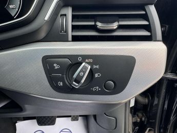 Audi A4 2.0 A4 Technik 35 TFSI MHEV Semi-Auto 5dr