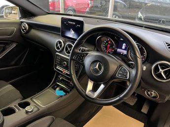 MERCEDES-BENZ A-CLASS 1.5 A 180 D Sport Edition Auto 5dr