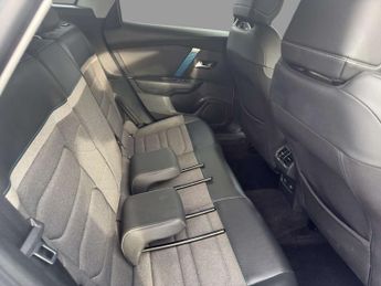 CITROEN C4 e-C4 Shine 5dr