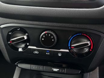HYUNDAI I20 1.4 i20 SE MPI Auto 5dr