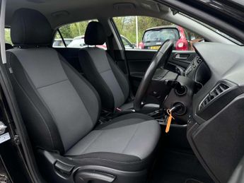 HYUNDAI I20 1.4 i20 SE MPI Auto 5dr