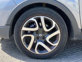 RENAULT CAPTUR 1.5 Captur Dynamique S Nav dCi Automatic 5dr - NATIONAL DELIVERY