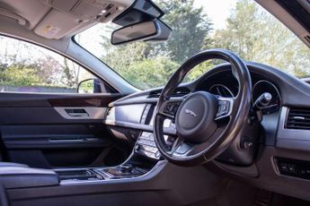 JAGUAR XF 2.0 XF Portfolio D Auto 5dr