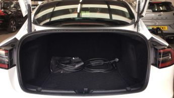 TESLA MODEL 3 Model 3 Standard Range + 4dr