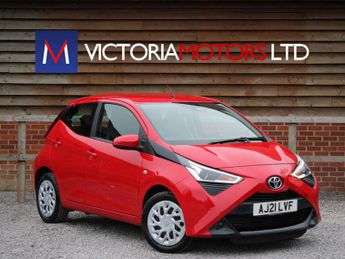 Toyota AYGO 1.0 VVT-i TSS X-Play 5dr