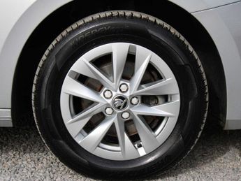 SKODA FABIA 1.0 TSI SE Comfort Auto 5dr