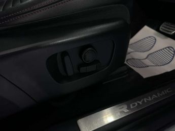 Land Rover DISCOVERY SPORT 2.0 Discovery Sport R-Dynamic SE D Auto 4WD 5dr