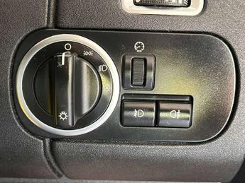 Land Rover Discovery 4 3.0 SD V6 HSE Luxury SUV 5dr Diesel Auto 4WD Euro 5 (s/s) (255 b