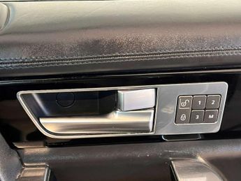 Land Rover Discovery 4 3.0 SD V6 HSE Luxury SUV 5dr Diesel Auto 4WD Euro 5 (s/s) (255 b