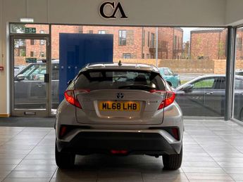 Toyota C-HR 1.8 VVT-h Design SUV 5dr Petrol Hybrid CVT Euro 6 (s/s) (122 ps)