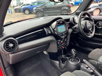 MINI HATCH 1.5 Cooper Sport Auto 3dr