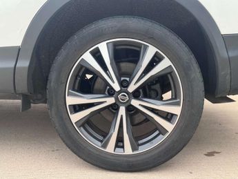 Nissan Qashqai 1.3 Qashqai N-Connecta DiG-T Semi-Auto 5dr