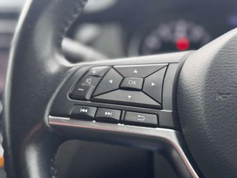 Nissan Qashqai 1.3 Qashqai N-Connecta DiG-T Semi-Auto 5dr