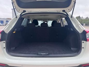 Nissan Qashqai 1.3 Qashqai N-Connecta DiG-T Semi-Auto 5dr