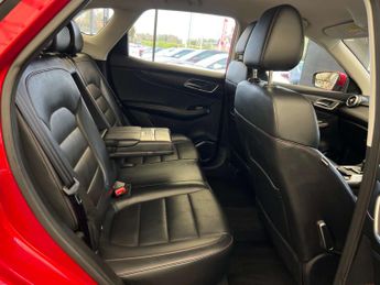MG HS 1.5 MG HS Excite PHEV Auto 5dr