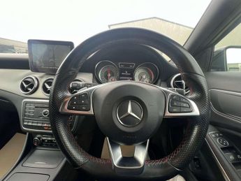 MERCEDES-BENZ GLA 2.1 GLA 220 D 4Matic AMG Line Premium Automatic 4WD 5dr ★NATIONA