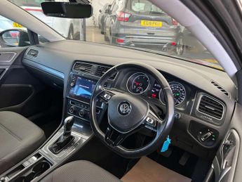 VOLKSWAGEN GOLF 1.4 Golf SE Nav TSi BlueMotion Technology Semi-Auto 5dr