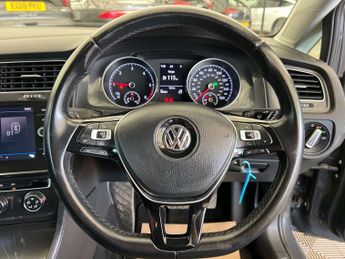 VOLKSWAGEN GOLF 1.4 Golf SE Nav TSi BlueMotion Technology Semi-Auto 5dr