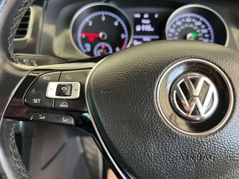 VOLKSWAGEN GOLF 1.4 Golf SE Nav TSi BlueMotion Technology Semi-Auto 5dr