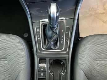 VOLKSWAGEN GOLF 1.4 Golf SE Nav TSi BlueMotion Technology Semi-Auto 5dr