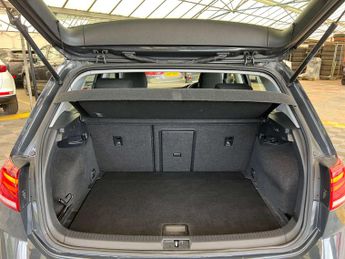 VOLKSWAGEN GOLF 1.4 Golf SE Nav TSi BlueMotion Technology Semi-Auto 5dr