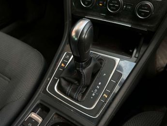 VOLKSWAGEN GOLF e-Golf 5dr