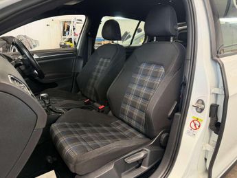 VOLKSWAGEN GOLF 1.4 Golf GTE Semi-Auto 5dr