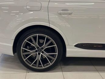 Audi SQ7 4.0 SQ7 TDI Quattro Auto 4WD 5dr