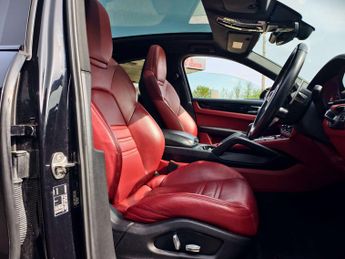 Porsche CAYENNE 3.0 Cayenne V6 Auto 4WD 5dr