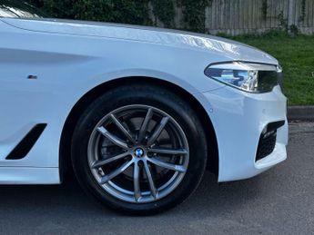BMW 5 SERIES 2.0 520d xDrive M Sport Auto 4WD 5dr