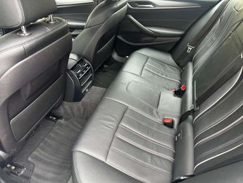 BMW 5 SERIES 2.0 520d xDrive M Sport Auto 4WD 5dr