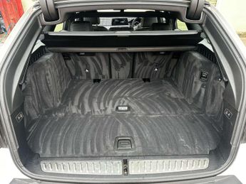 BMW 5 SERIES 2.0 520d xDrive M Sport Auto 4WD 5dr