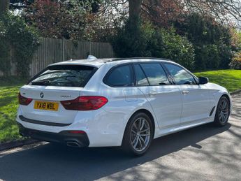 BMW 5 SERIES 2.0 520d xDrive M Sport Auto 4WD 5dr