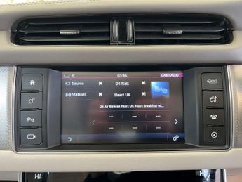 JAGUAR XF 2.0 XF Portfolio D AWD Auto 4WD 4dr