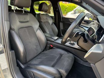 AUDI A6 2.0 A6 Black Edition 45 TFSI Quattro Semi-Auto 4WD 4dr