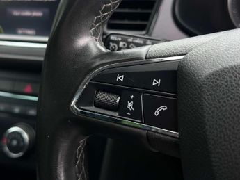 SEAT LEON 1.6 Leon SE Dynamic Technology TDI Semi-Auto 5dr