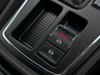 SEAT LEON 1.6 Leon SE Dynamic Technology TDI Semi-Auto 5dr