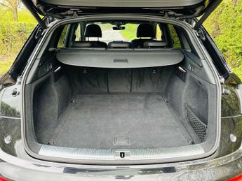 AUDI Q5 2.0 Q5 S Line TDI Quattro Semi-Auto 4WD 5dr