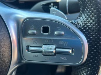 Mercedes-Benz E-CLASS 2.0 E 300 AMG Line Premium de Auto 5dr